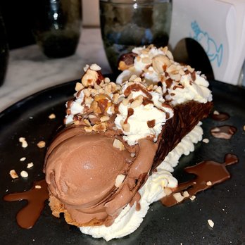 Harrod’s Dessert Bar - Hazelnut Taco - Desserts Near Me - London, XGL