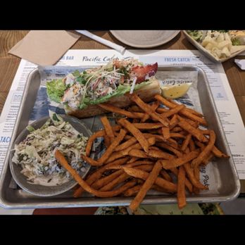 Pacific Catch - Lobster roll with sweet potato fries - Seafood Near Me - Walnut Creek, California Pacific Catch - Lobster roll with sweet potato fries - Seafood Near Me - Walnut Creek, California
