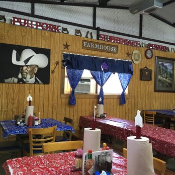 Cowboys BBQ - Inside - Barbeque Near Me - Boyd, Texas