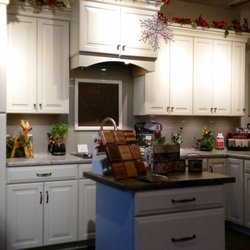 A.L.M. Fine Cabinetry - Waypoint Living, Formica, Ano, Onyx Collection, Jeffery Alexander and Thomas Creek