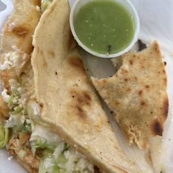 El Garage - Quesadilla de Tinga