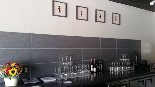 Sip Wine & Beer by null