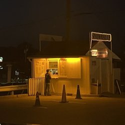 Elizabeth & Ziggy's Snowballs and Shaved Ice - Snowball stand