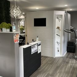 MODERN EXPRESSIONS STYLING SALON - front desk and reception