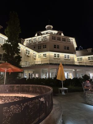 Hotel Breakers by null