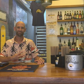Smallest Bar - AMAZING BARTENDER - Dive Bars Near Me - Key West, Florida Smallest Bar - AMAZING BARTENDER - Dive Bars Near Me - Key West, Florida