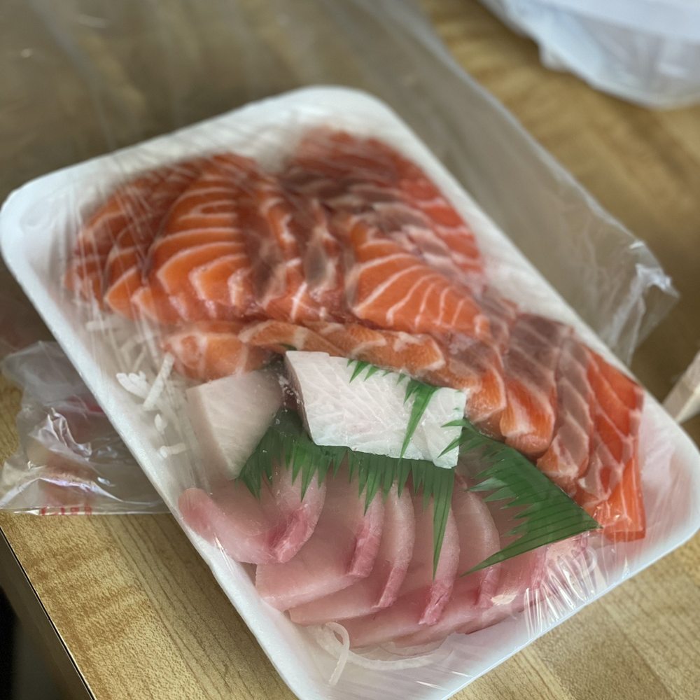 Ocean Plus Fish Market - Sashimi: 1 lb of Salmon, 1/2 lb of Yellowtail - Seafood Markets Near Me - Rosemead, California