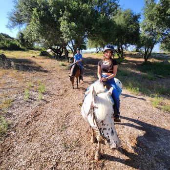 Bluewater ranch - Horseback riding on the trail - Horseback Riding Near Me - Murrieta, California