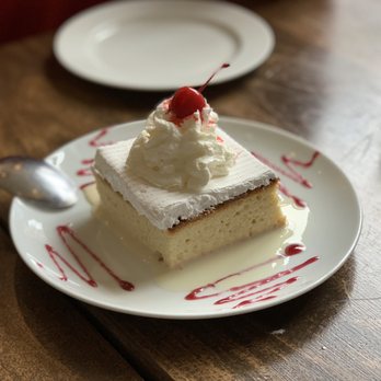 Warique Restaurant - Tres Leches - Peruvian Near Me - Jackson Heights, New York