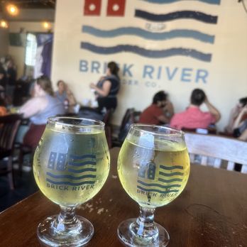 Brick River Cider - Hopricot India Pale Cider and Autumn Spice Cider - Cideries Near Me - Saint Louis, Missouri Brick River Cider - Hopricot India Pale Cider and Autumn Spice Cider - Cideries Near Me - Saint Louis, Missouri