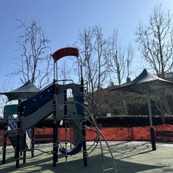 Steve Soboroff Court Park - Clean gated park for kids