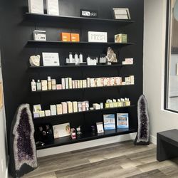 Salt and Selenite Aesthetics and Massage