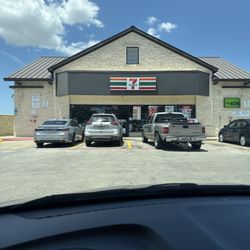 7-Eleven - 7 eleven/Exxon