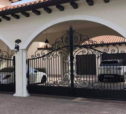 Custom Fences and Gates - With 20 years experience on Aluminum Custom Fences , Aluminum, Wood , Chain Link and Electric motor . Custom made for your home! Free Estimates