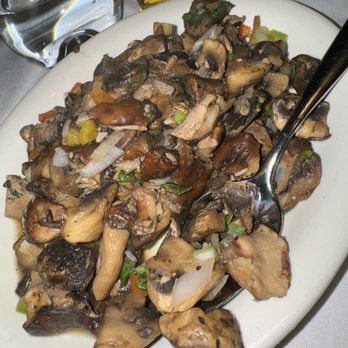 Arroyo Chop House - Sautéed Mountain Mushrooms - Steakhouses Near Me - Pasadena, California Arroyo Chop House - Sautéed Mountain Mushrooms - Steakhouses Near Me - Pasadena, California