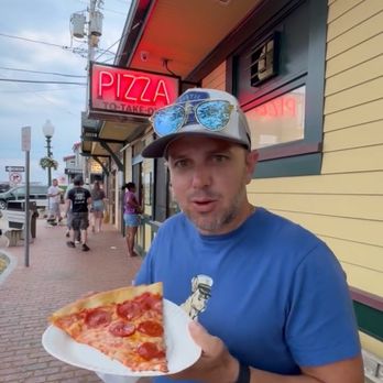 Giordano's Restaurant - Order window - Pizza Near Me - Oak Bluffs, Massachusetts