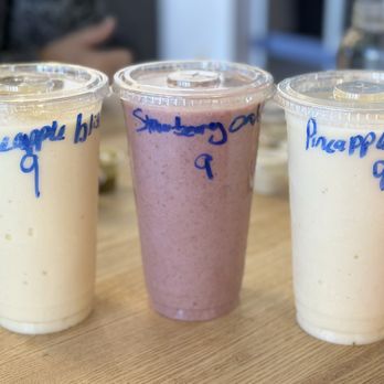 Mom’s Kitchen - Smoothie - Pineapple bliss and Strawberry Oat - Mexican Near Me - Henderson, Nevada Mom’s Kitchen - Smoothie - Pineapple bliss and Strawberry Oat - Mexican Near Me - Henderson, Nevada