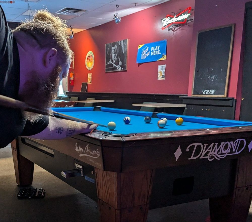 Diamond Billiards Bar & Grill