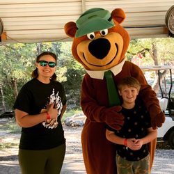 Yogi Bear's Jellystone Park - Yogi Meet and Greet