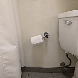 Holiday Inn & Suites Stillwater - University West - Drooping toilet paper holder