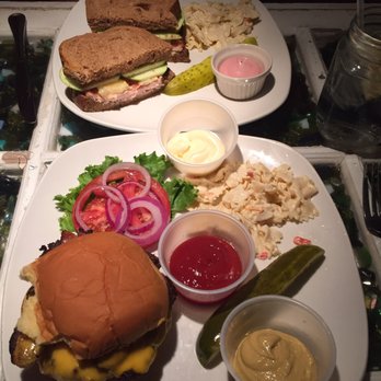 Roadside Bar and Grill - Grilled ham cheese and apple and a bacon cheeseburger. Both excellent - Seafood Near Me - Kitty Hawk, North Carolina