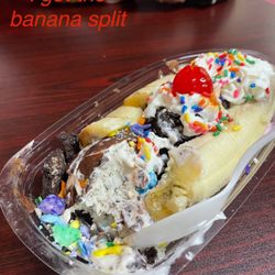 Lil' Tiger Ice Cream - Best banana split ever !
