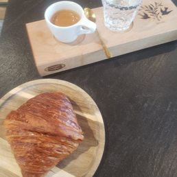 Buttery crossiant, sparkle water and of course an amazing expresso (ask for a darker bean if you love expresso) Buttery crossiant, sparkle water and of course an amazing expresso (ask for a darker bean if you love expresso)