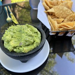 Authentico Mexican Restaurant and Bar - Guacamole de Authentico
