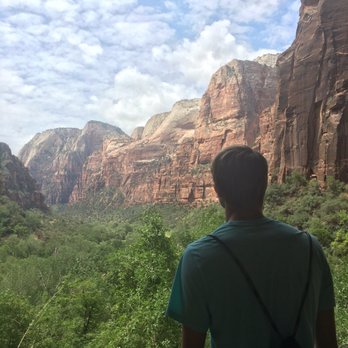 Weeping Rock - View! - Hiking Near Me - Springdale, Utah