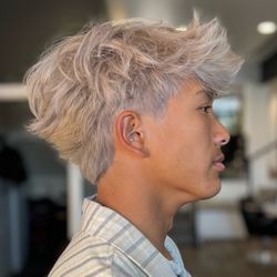 Hair Lab+ - Transitioning black to bright blonde @tuanhairlab * * * * * #hairlab #hairbytuan #slcutah #slchairstylist #slchair #slchairsalon