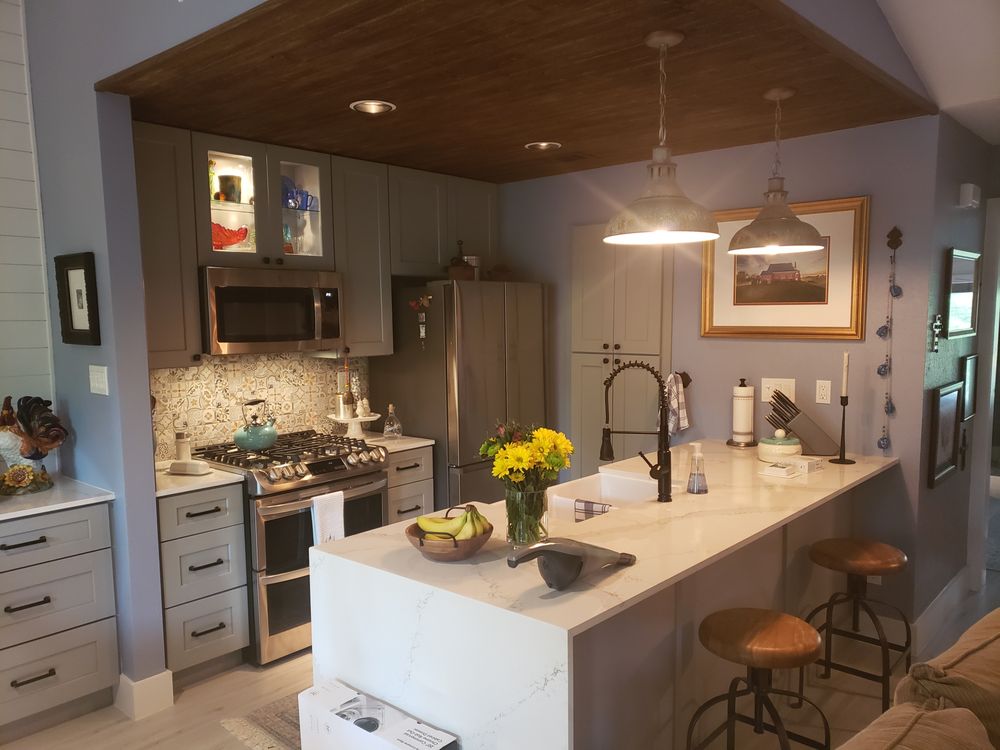 Slide of Advanced Construction and Remodeling