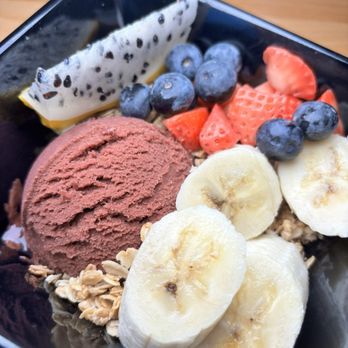 The Madison 801 - Acai bowl - Desserts Near Me - Baltimore, Maryland The Madison 801 - Acai bowl - Desserts Near Me - Baltimore, Maryland