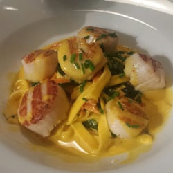 Le M - Wowza. ..scallops with tagiatelle in a creme sauce..fabulous spices