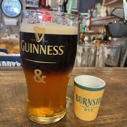 Sisters Irish Bistro - Black and Gold