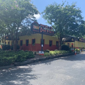 Pierce's Pitt Bar-B-Que - View from the parking lot - Barbeque Near Me - Williamsburg, Virginia