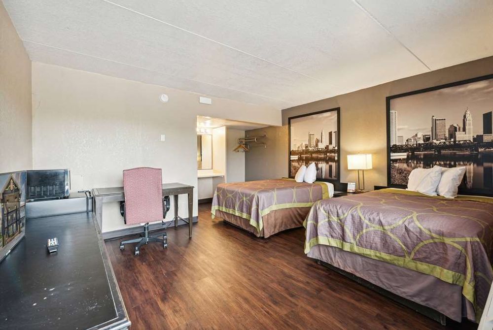 Super 8 by Wyndham Millbury/Toledo