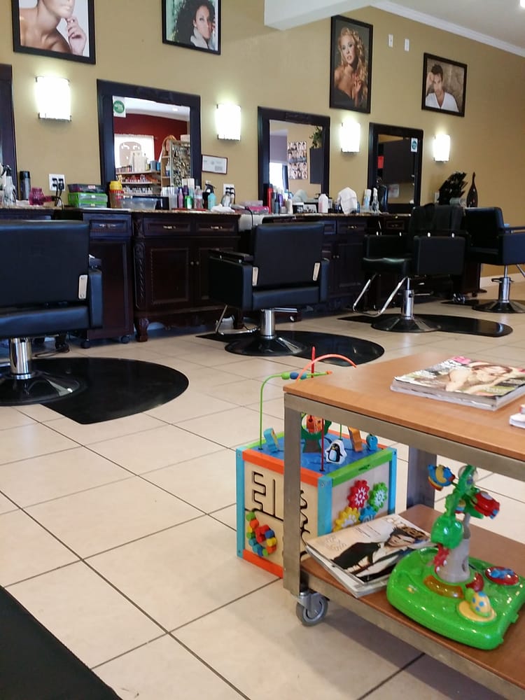 Studio 15 Beauty Salon Logo