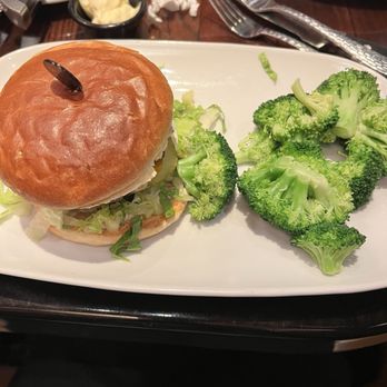 LongHorn Steakhouse - The LH Burger with side of broccoli - Steakhouses Near Me - Orlando, Florida LongHorn Steakhouse - The LH Burger with side of broccoli - Steakhouses Near Me - Orlando, Florida