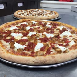 Country Corners Deli - Gourmet Chicken Parmesan Pizza