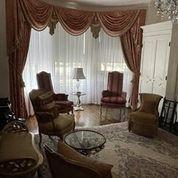 Anthony's Town House - Parlor in the morning