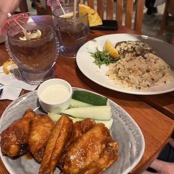 Duke's Waikiki - Waikiki Hot Wings - Hawaiian Near Me - Honolulu, Hawaii Duke's Waikiki - Waikiki Hot Wings - Hawaiian Near Me - Honolulu, Hawaii