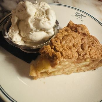 1587 Prime - Apple pie and vanilla bean ice cream - Steakhouses Near Me - Kansas City, Missouri