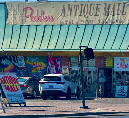 Main Street Peddlers Antique Mall by null