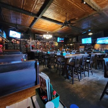 The Bulldog - The inside shot of the dining area. - Bars Near Me - Jackson, Mississippi