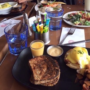 Cochon Dingue - Brunch w kids meal, ham egg benedict and crepe with duck - Breakfast & Brunch Near Me - Quebec City, Quebec Cochon Dingue - Brunch w kids meal, ham egg benedict and crepe with duck - Breakfast & Brunch Near Me - Quebec City, Quebec
