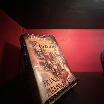 Antoine's Restaurant - Inside - IG @bougiefoodieboi - French Near Me - New Orleans, Louisiana Antoine's Restaurant - Inside - IG @bougiefoodieboi - French Near Me - New Orleans, Louisiana