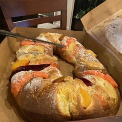 El Porvenir Produce Market - Rosca de Reyes