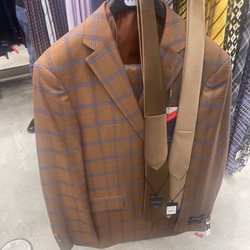 Great place always buy my suits here. Free tie with yelp check in.
