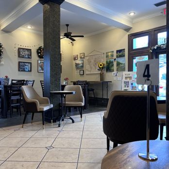 Veskolini Cafe - Desserts Near Me - Dunedin, Florida