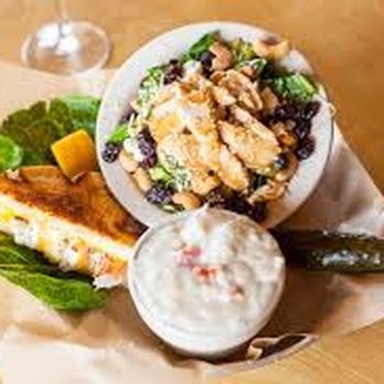 Bennett's Fish Shack - Combo salad with a truly great traditional clam chowder. YUM - Fish & Chips Near Me - Ocean Shores, Washington Bennett's Fish Shack - Combo salad with a truly great traditional clam chowder. YUM - Fish & Chips Near Me - Ocean Shores, Washington